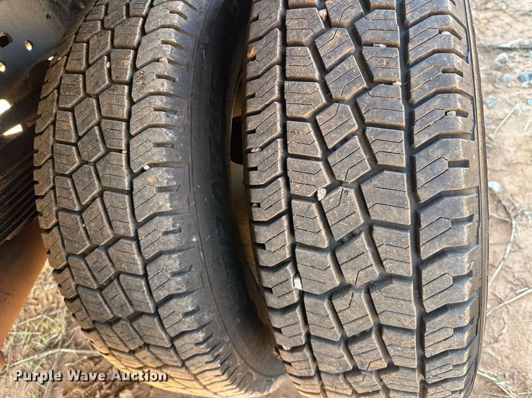 image for item EJ8627 2016 Ford F350 Super Duty XL flatbed pickup truck