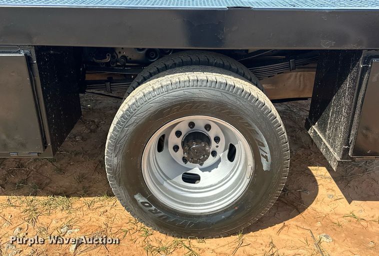 image for item EJ8627 2016 Ford F350 Super Duty XL flatbed pickup truck