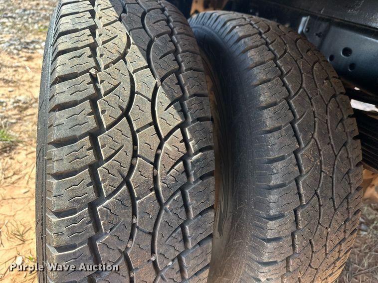 image for item EJ8627 2016 Ford F350 Super Duty XL flatbed pickup truck