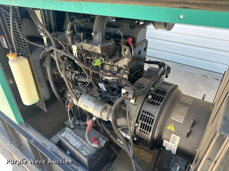 image for item EJ8674 2015 Cummins C25 D6 generator