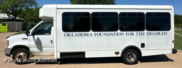 image for item EJ8682 2014 Glaval E450 shuttle bus