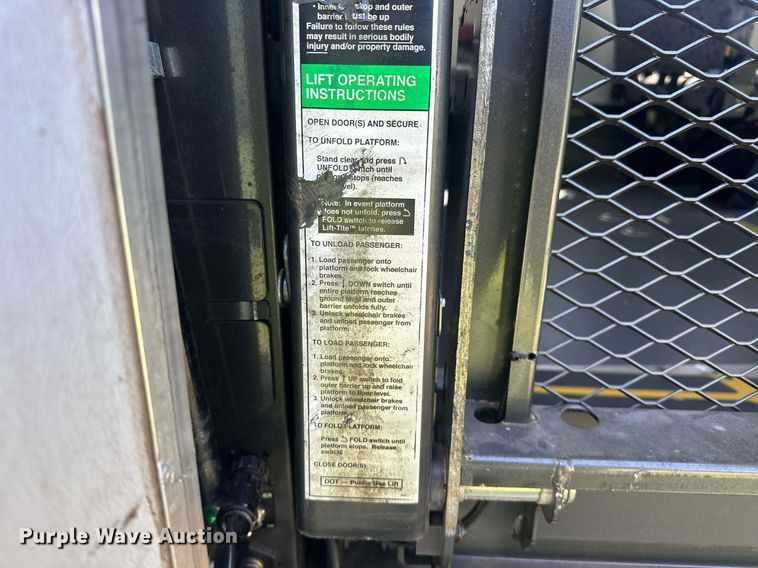 image for item EJ8682 2014 Glaval E450 shuttle bus