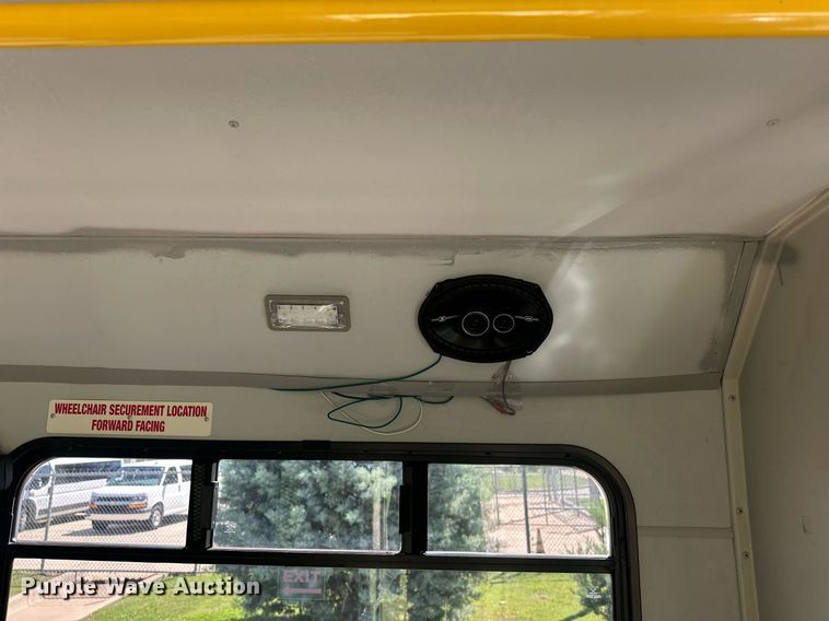 image for item EJ8682 2014 Glaval E450 shuttle bus