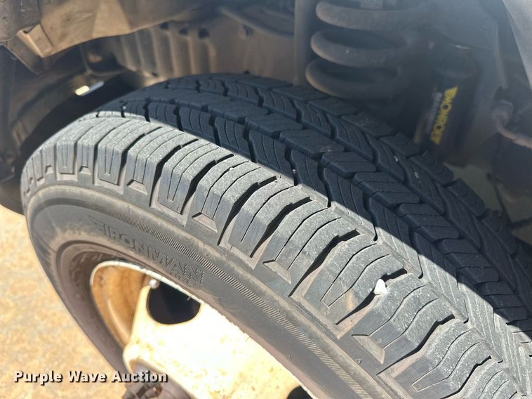 image for item EJ8682 2014 Glaval E450 shuttle bus