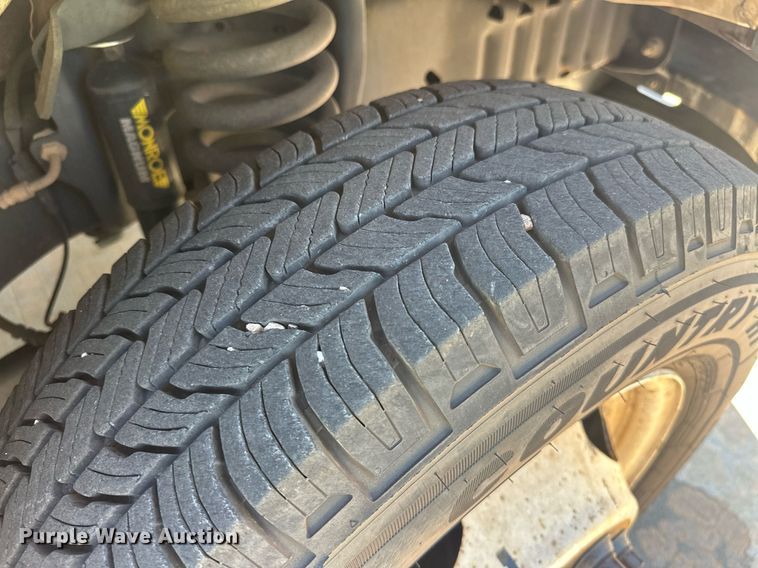 image for item EJ8682 2014 Glaval E450 shuttle bus