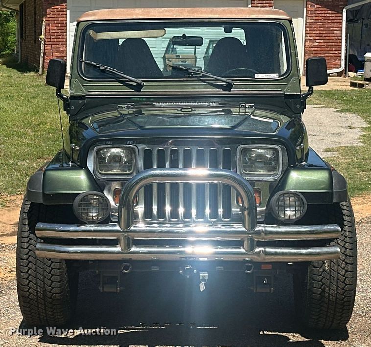 image for item EJ8683 1995 Jeep Wrangler SUV