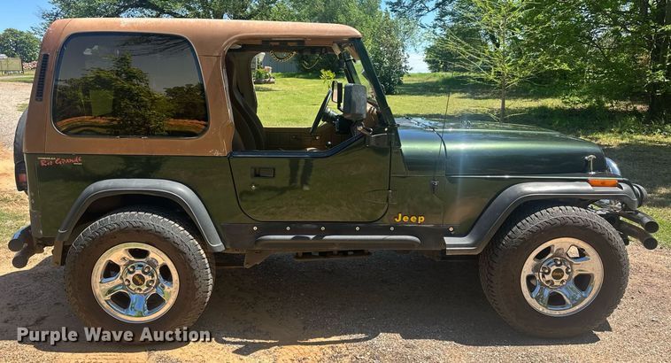 image for item EJ8683 1995 Jeep Wrangler SUV