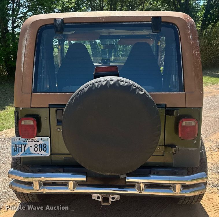 image for item EJ8683 1995 Jeep Wrangler SUV