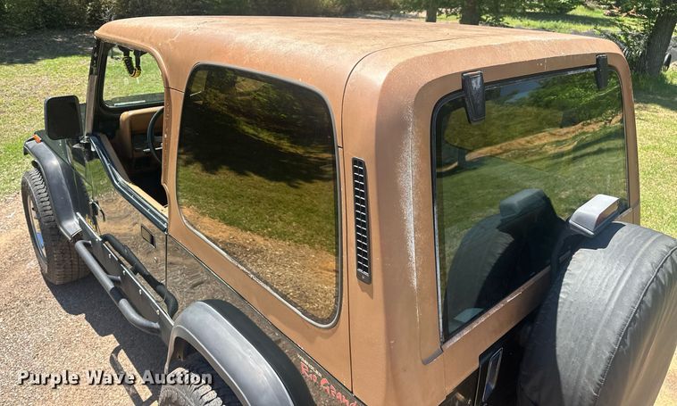 image for item EJ8683 1995 Jeep Wrangler SUV