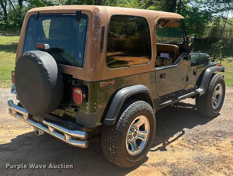 image for item EJ8683 1995 Jeep Wrangler SUV