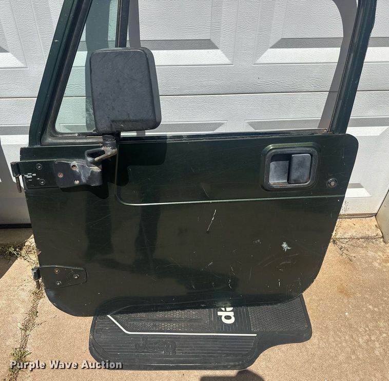 image for item EJ8683 1995 Jeep Wrangler SUV