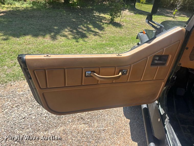 image for item EJ8683 1995 Jeep Wrangler SUV