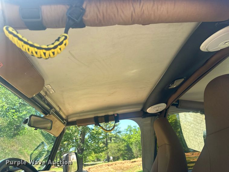 image for item EJ8683 1995 Jeep Wrangler SUV