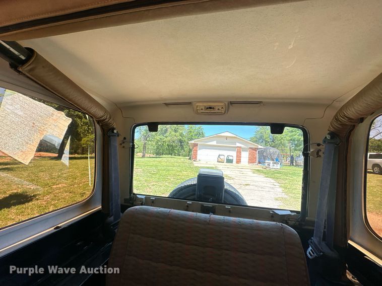 image for item EJ8683 1995 Jeep Wrangler SUV