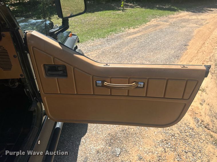 image for item EJ8683 1995 Jeep Wrangler SUV