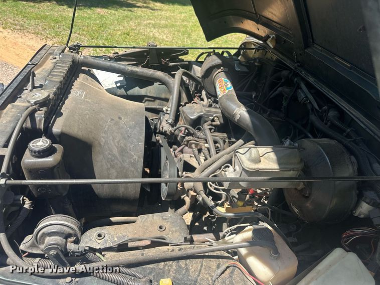 image for item EJ8683 1995 Jeep Wrangler SUV