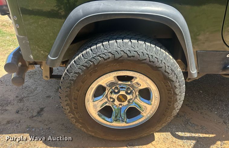 image for item EJ8683 1995 Jeep Wrangler SUV