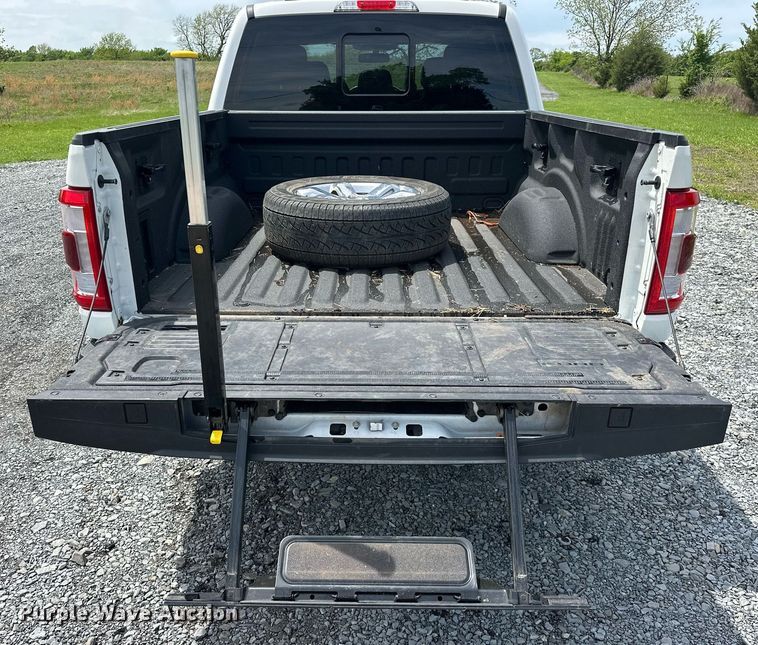 image for item EJ8686 2023 Ford F150 SuperCrew King Ranch pickup truck