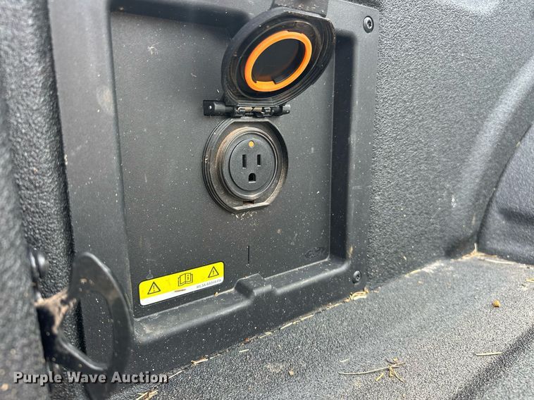 image for item EJ8686 2023 Ford F150 SuperCrew King Ranch pickup truck