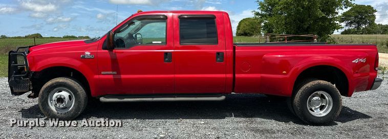 image for item EJ8687 2003 Ford F350 Super Duty Crew Cab pickup truck