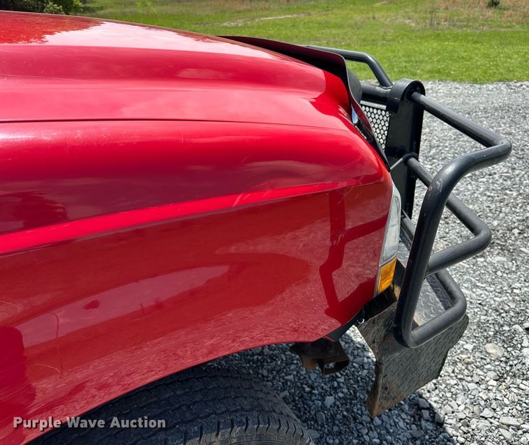 image for item EJ8687 2003 Ford F350 Super Duty Crew Cab pickup truck