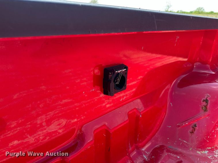 image for item EJ8687 2003 Ford F350 Super Duty Crew Cab pickup truck