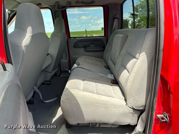 image for item EJ8687 2003 Ford F350 Super Duty Crew Cab pickup truck