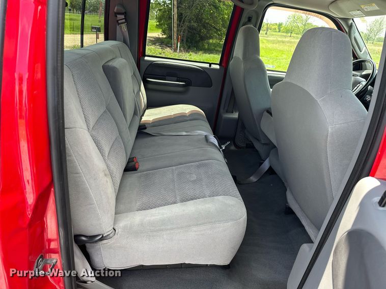 image for item EJ8687 2003 Ford F350 Super Duty Crew Cab pickup truck