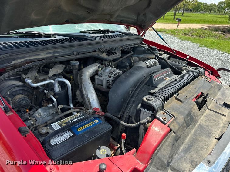 image for item EJ8687 2003 Ford F350 Super Duty Crew Cab pickup truck