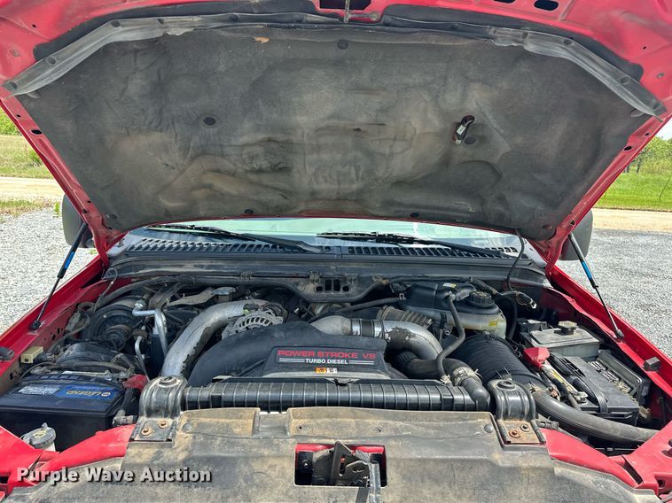 image for item EJ8687 2003 Ford F350 Super Duty Crew Cab pickup truck