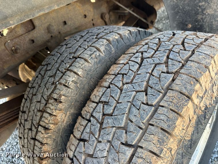 image for item EJ8687 2003 Ford F350 Super Duty Crew Cab pickup truck