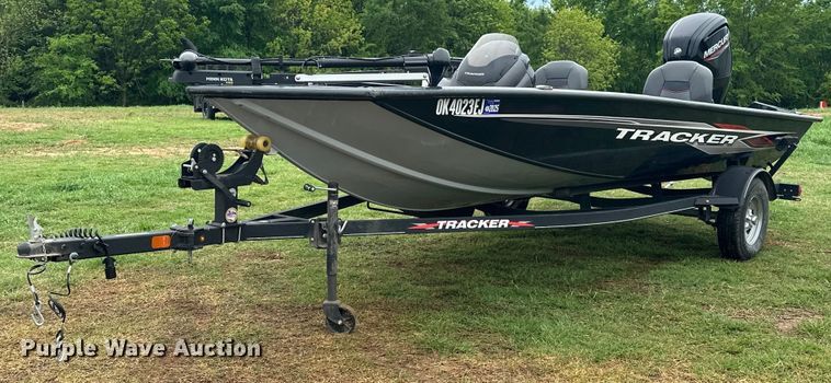 image for item EJ8688 2023 Tracker Pro Team 175 boat