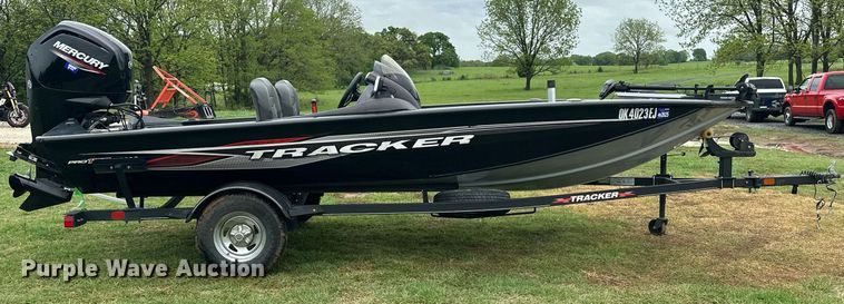 image for item EJ8688 2023 Tracker Pro Team 175 boat