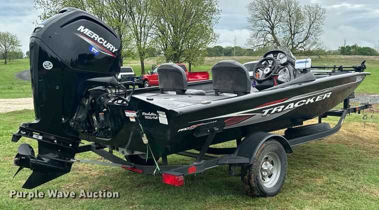 image for item EJ8688 2023 Tracker Pro Team 175 boat