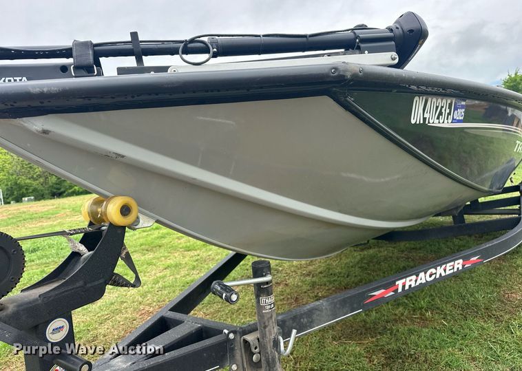 image for item EJ8688 2023 Tracker Pro Team 175 boat