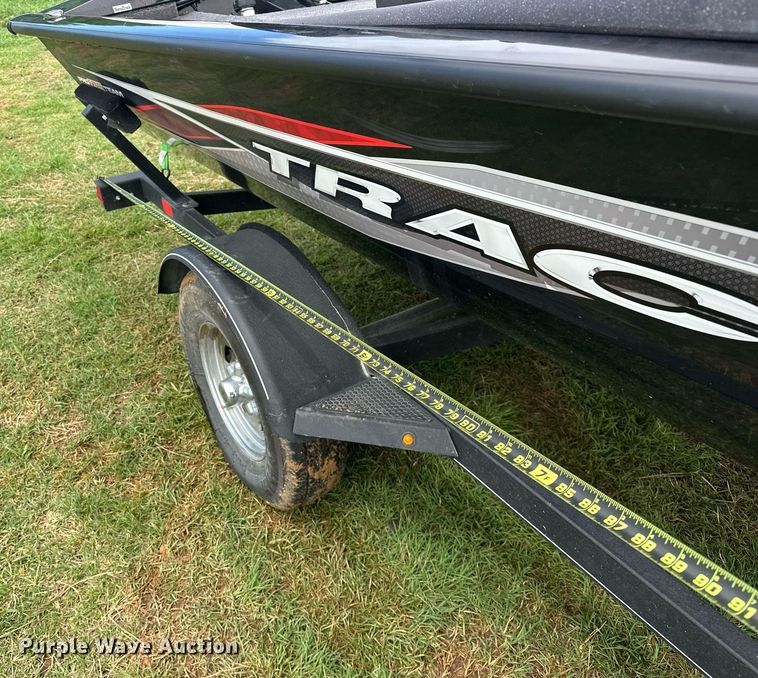 image for item EJ8688 2023 Tracker Pro Team 175 boat