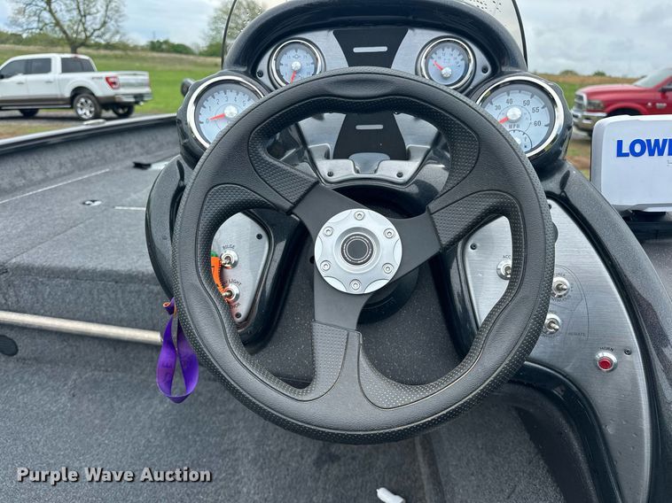 image for item EJ8688 2023 Tracker Pro Team 175 boat