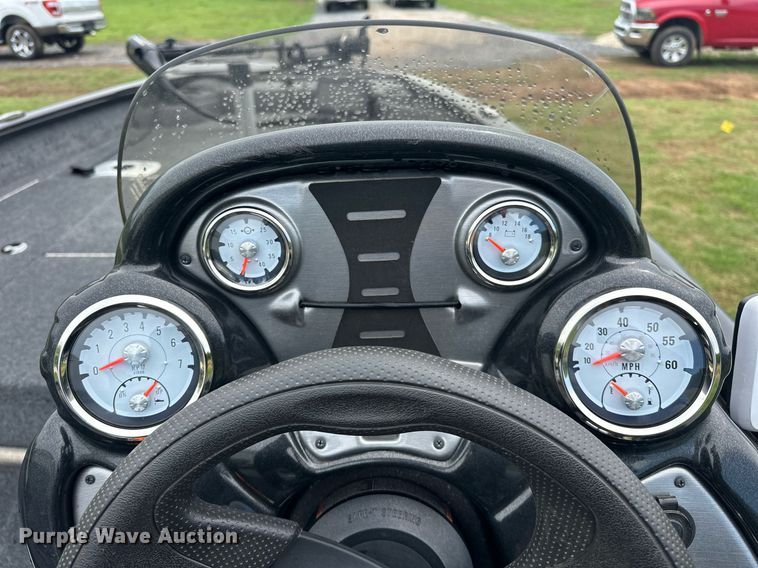 image for item EJ8688 2023 Tracker Pro Team 175 boat