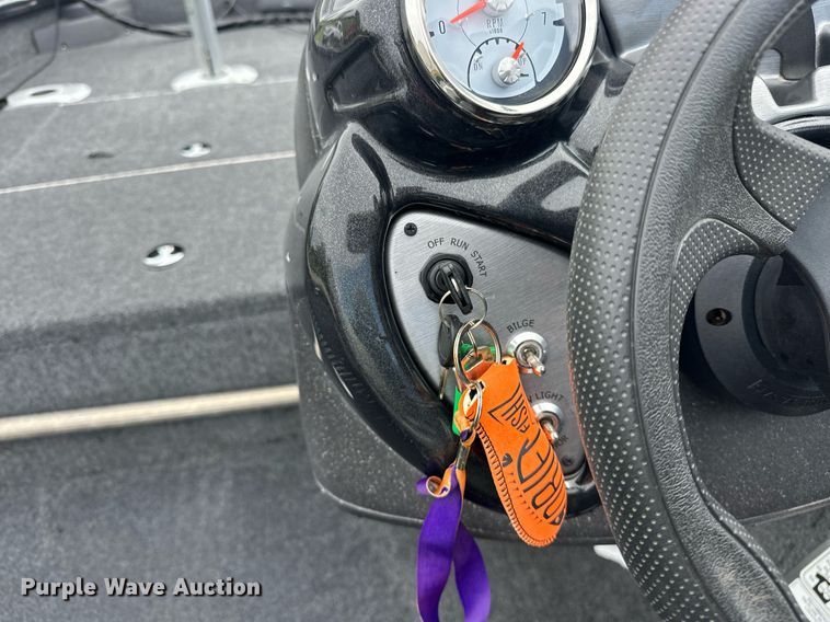 image for item EJ8688 2023 Tracker Pro Team 175 boat