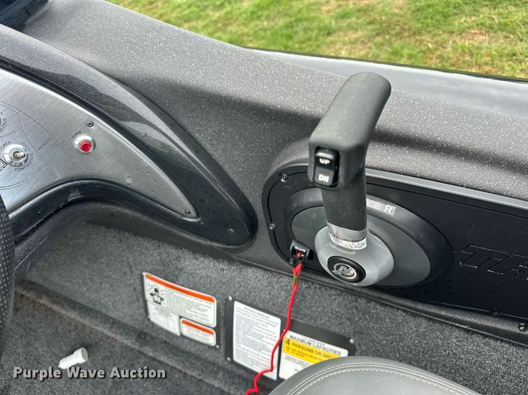 image for item EJ8688 2023 Tracker Pro Team 175 boat