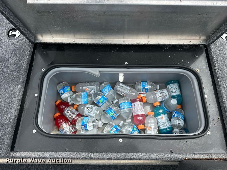 image for item EJ8688 2023 Tracker Pro Team 175 boat