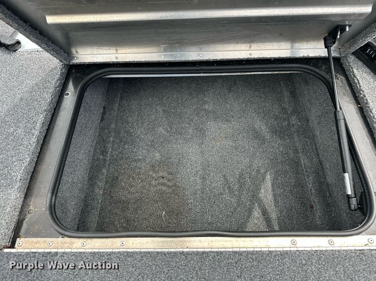 image for item EJ8688 2023 Tracker Pro Team 175 boat