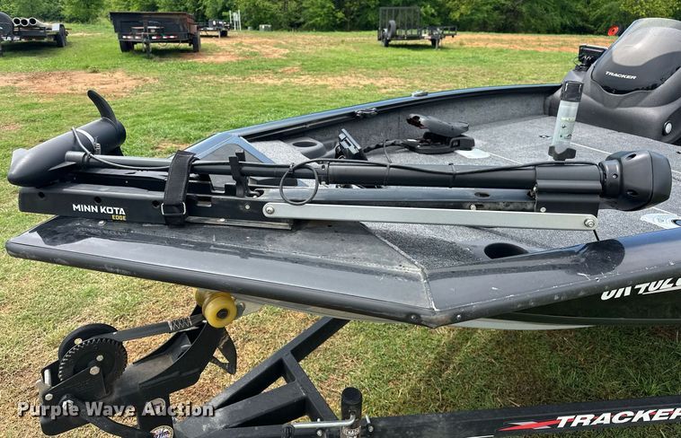 image for item EJ8688 2023 Tracker Pro Team 175 boat