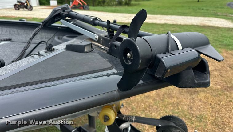 image for item EJ8688 2023 Tracker Pro Team 175 boat