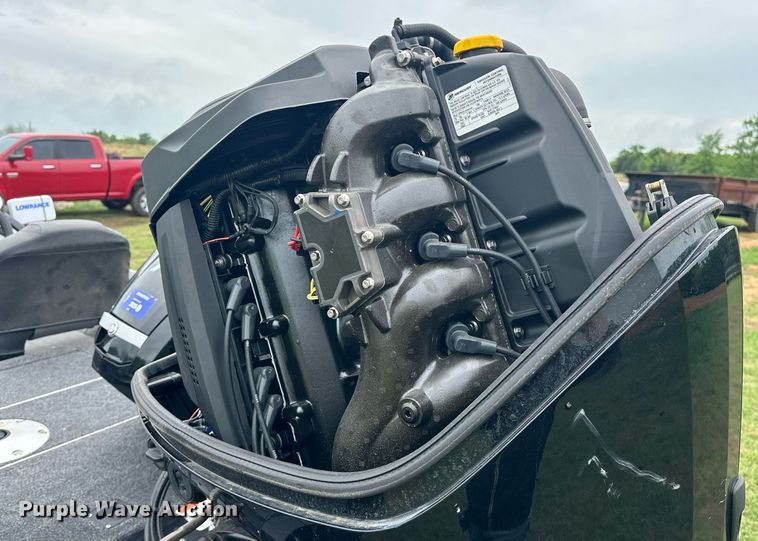 image for item EJ8688 2023 Tracker Pro Team 175 boat