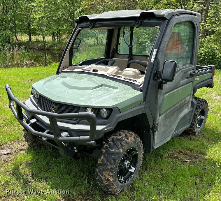 image for item EJ8689 2020 John Deere XUV835R Gator utility vehicle