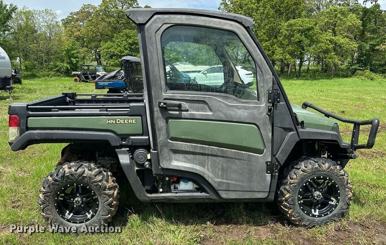 image for item EJ8689 2020 John Deere XUV835R Gator utility vehicle