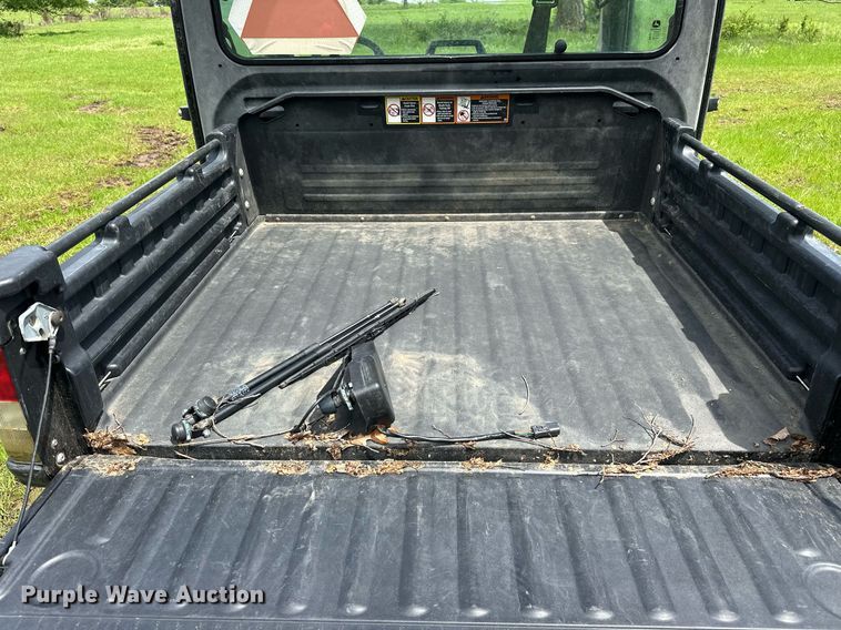 image for item EJ8689 2020 John Deere XUV835R Gator utility vehicle