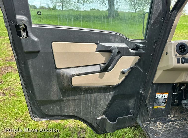 image for item EJ8689 2020 John Deere XUV835R Gator utility vehicle