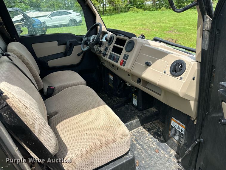 image for item EJ8689 2020 John Deere XUV835R Gator utility vehicle